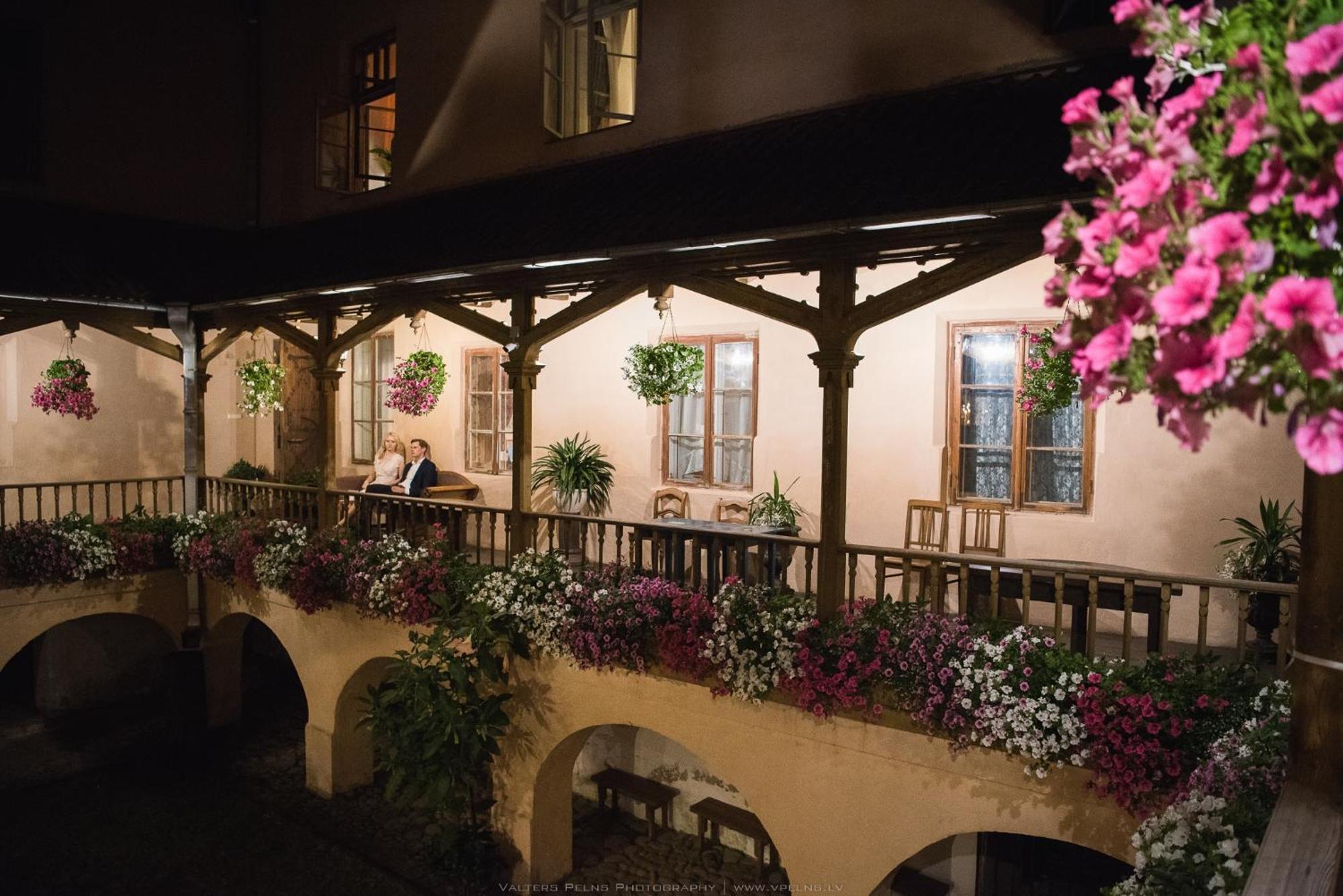 Edoles Pils Hotel Bagian luar foto