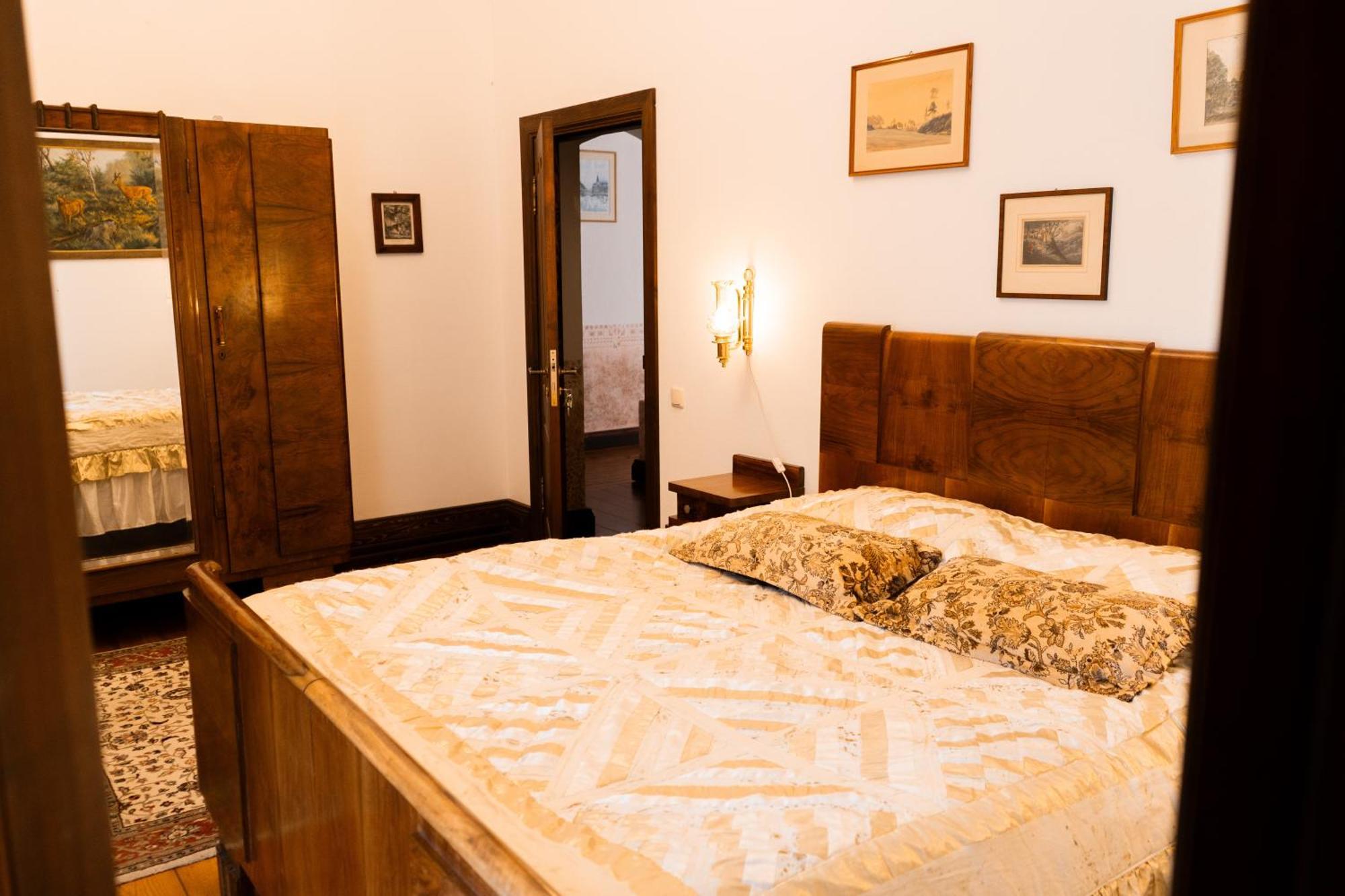Edoles Pils Hotel Bagian luar foto
