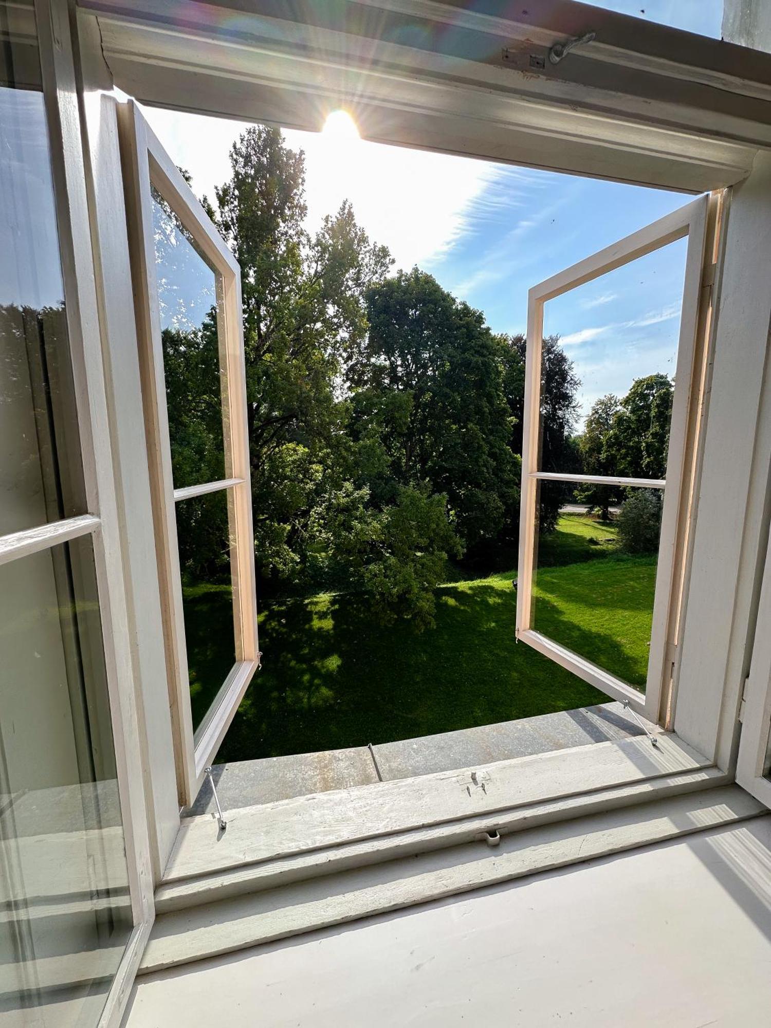 Edoles Pils Hotel Bagian luar foto