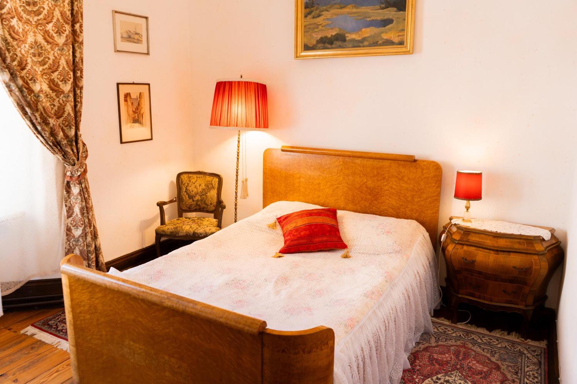 Edoles Pils Hotel Bagian luar foto