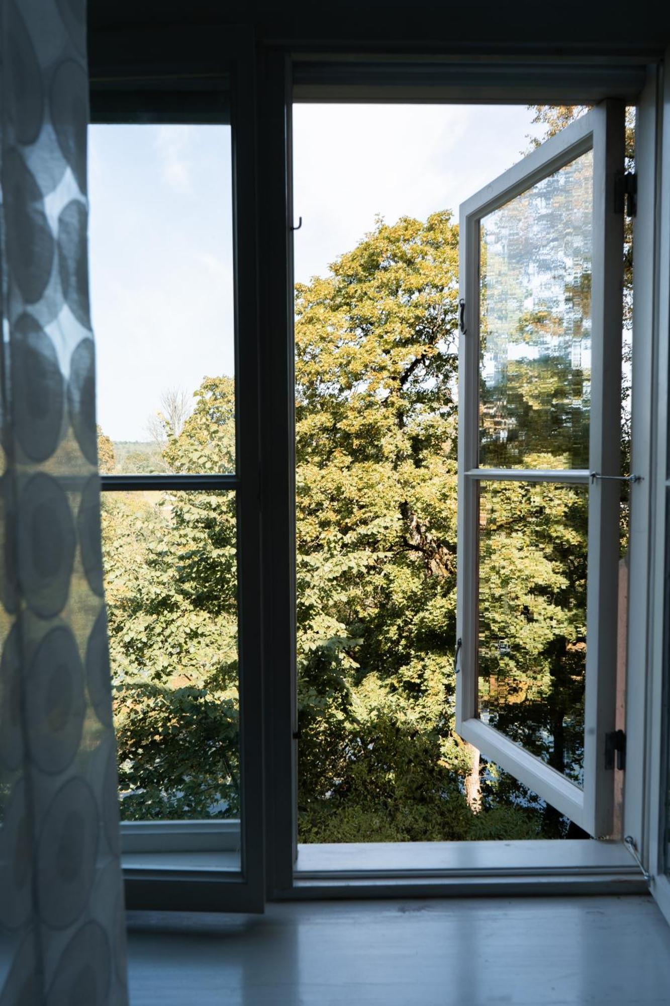 Edoles Pils Hotel Bagian luar foto