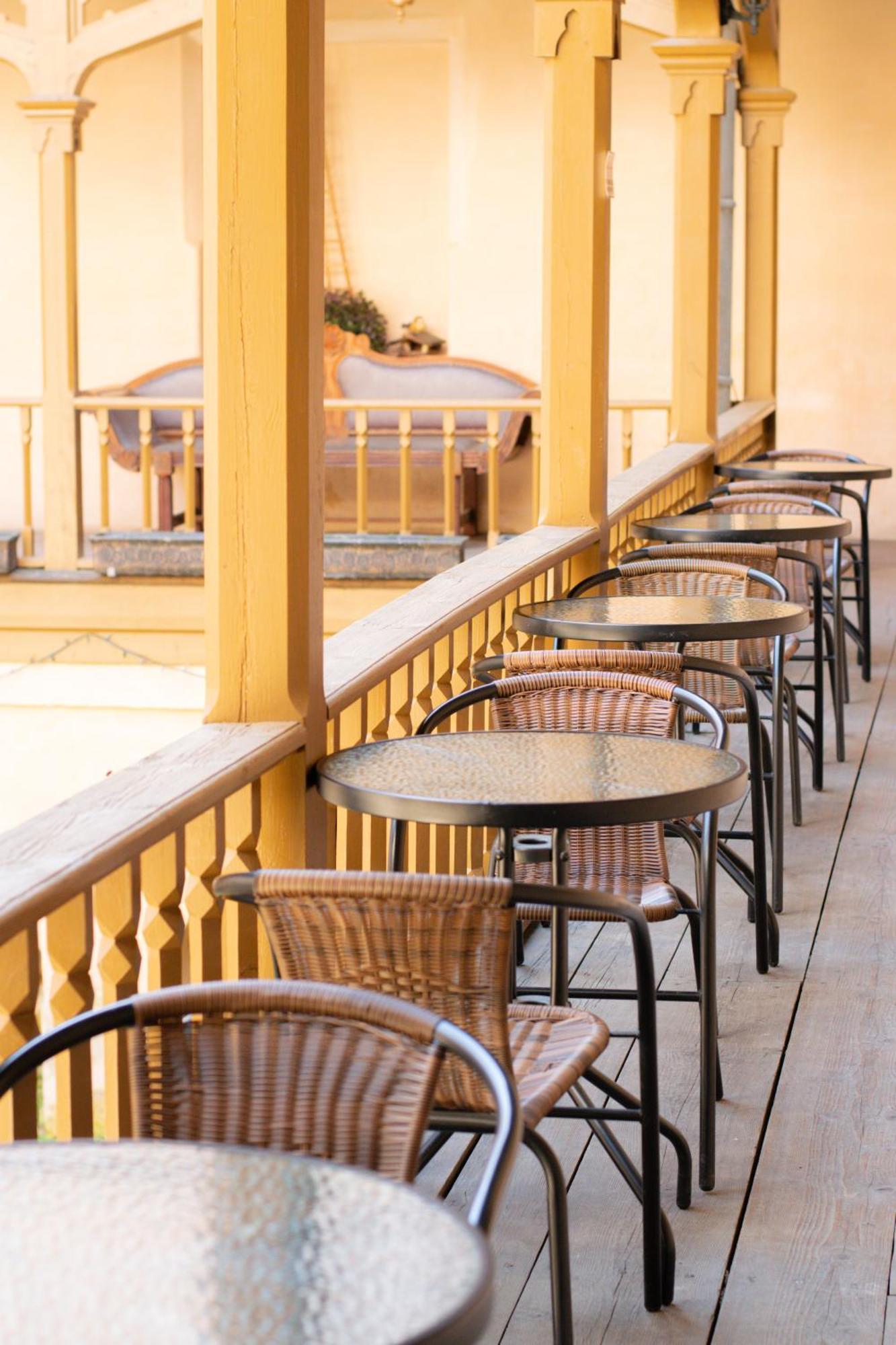 Edoles Pils Hotel Bagian luar foto