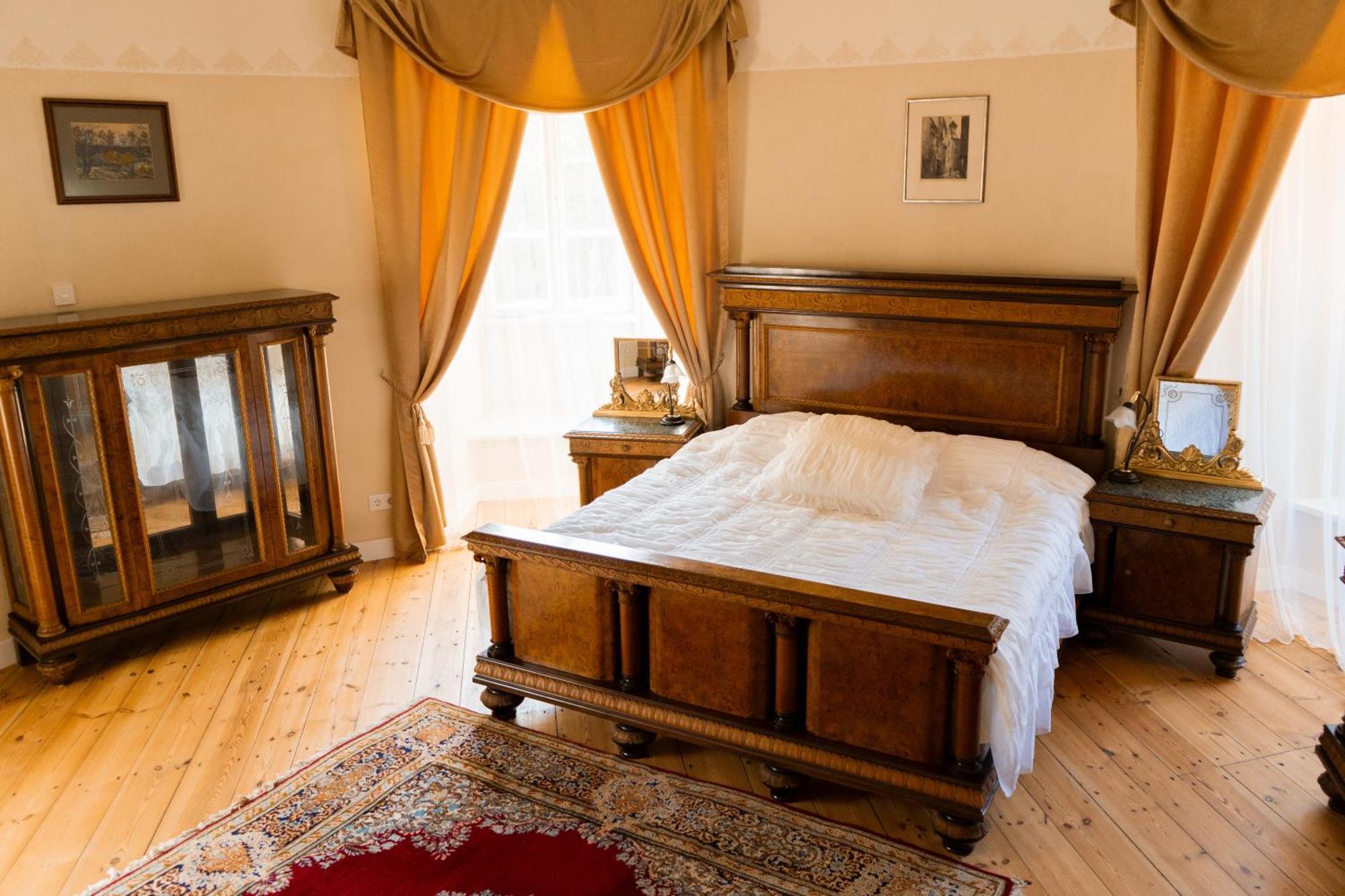 Edoles Pils Hotel Ruang foto